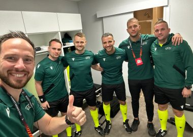 Slovenskí rozhodcovia Filip Glova, Peter Bednár, Daniel Polaček, Michal Očenáš, Boris Marhefka na zápase Aris Limassol - Betis Sevilla, Európska liga UEFA
