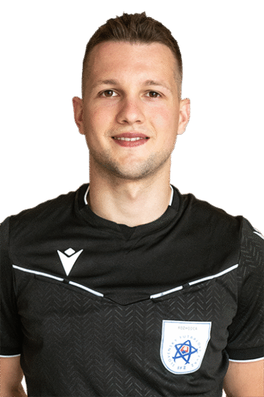 Slovenský futbalový rozhodca Tobiáš Pacák