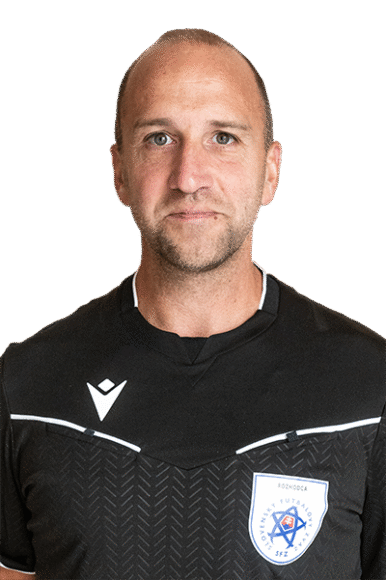 Slovenský futbalový rozhodca Mário Roszbeck