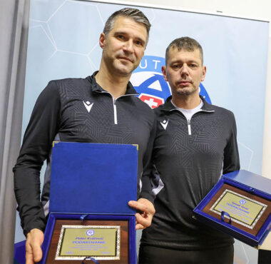 Rozhodcovia Peter Kráľovič a Tomáš Vorel